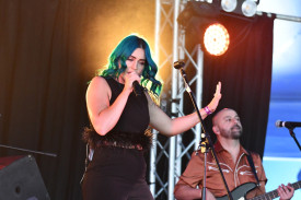 Amy Sheppard walked out and stunned a packed Big Top Music Tent during her performance on Saturday.