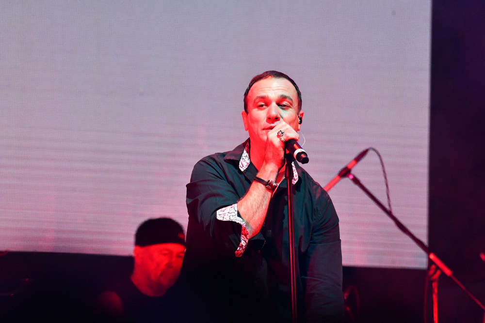 Shannon Noll experienced Savannah for the first time, headlining Friday night’s program. Photo by Ellie Fink