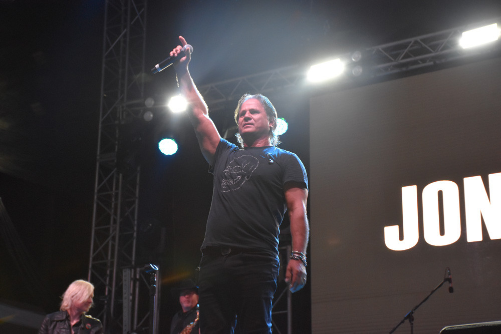 Jon Stevens during his Saturday night performance at Savannah. Photo by Rhys Thomas