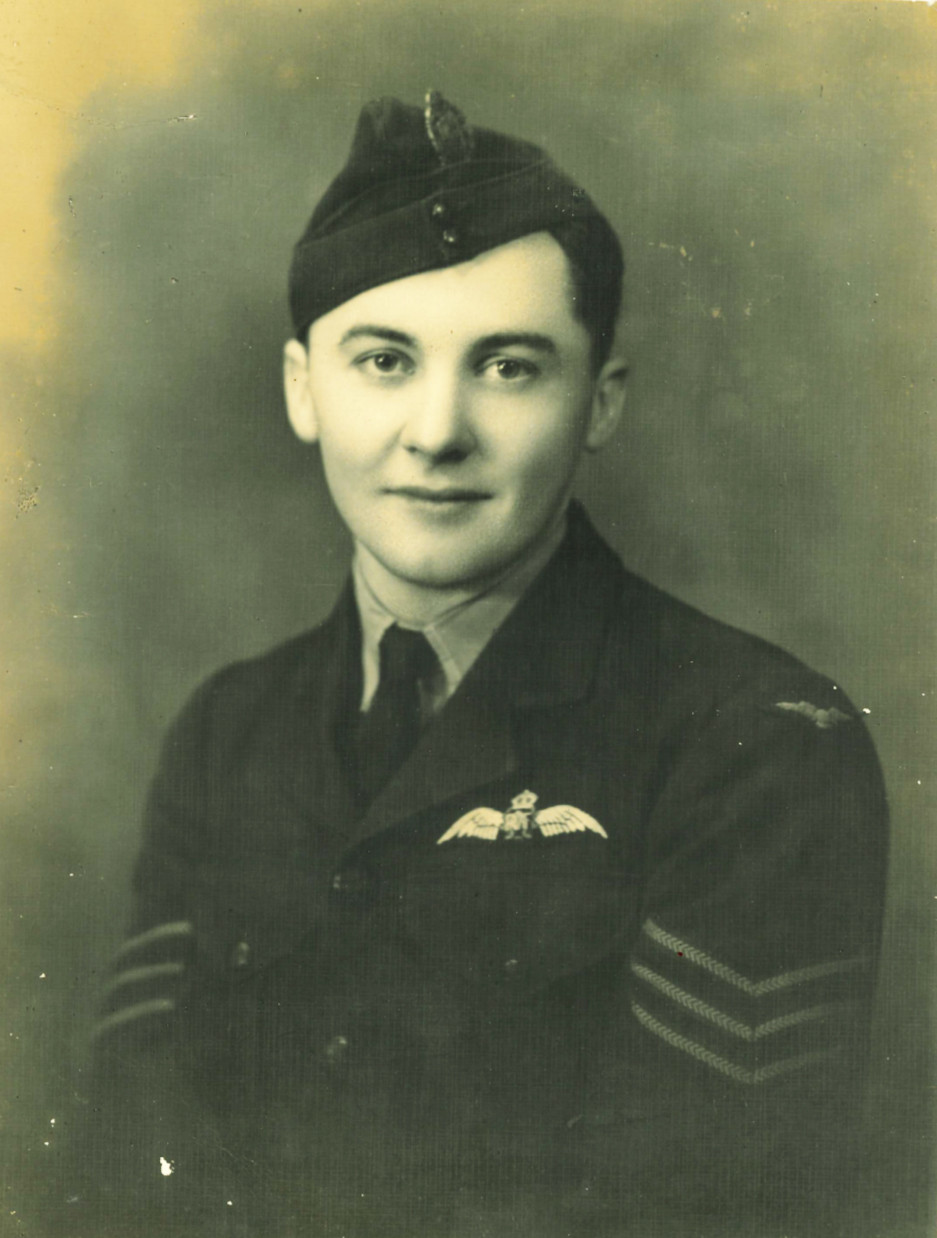 Phil English qualified as a Sergeant Pilot in the Air Force at 19 years of age in 1945.