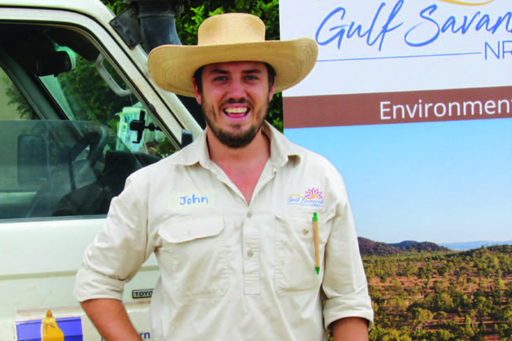 Gulf Savannah NRM Rangelands Project Offi cer and Northern Australian Climate Program Climate Mate, John McLaughlin has designed a more accessible weather prediction system for proactive farmers and graziers.
