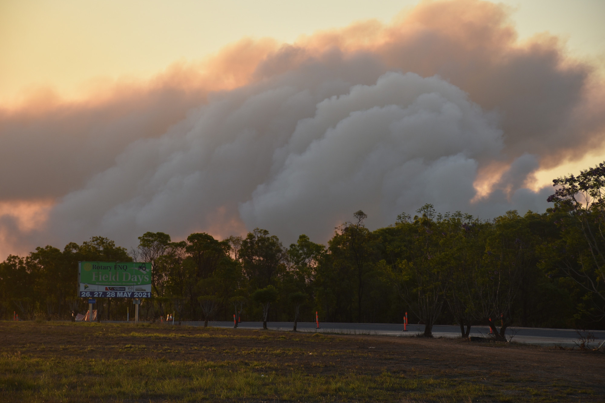 Hot dry winds in Mareeba resulted in two consecutive days where Mareeba residents were warned to get ready to leave their homes due to local bushfires.