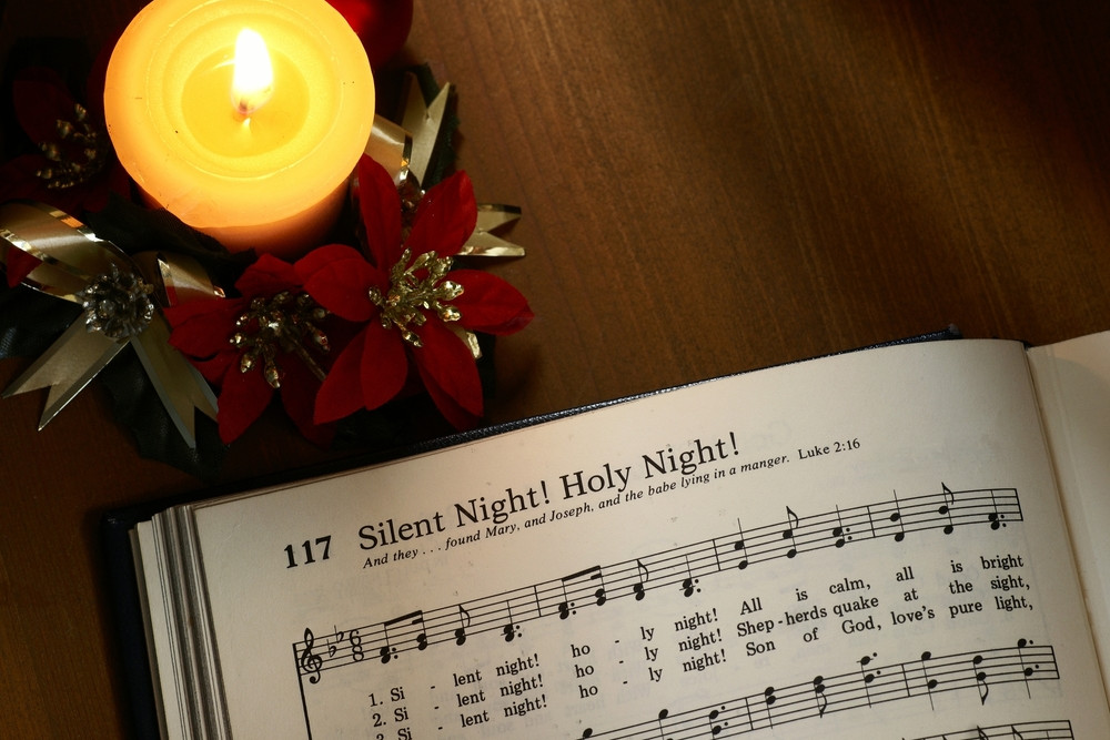Atherton Christmas carols to light up hall - feature photo