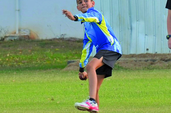 Junior cricketers come and try - feature photo