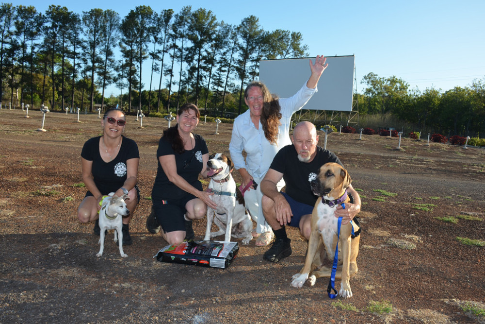 Drive-In owners Josephine Doger de Speville, Ann-Marie Don-nelly and Craig Torrisi with refuge volunteer Sue Jodner (mid-dle) and their furry friends enjoyed a great weekend of movies