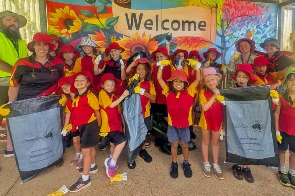 Small school does big job on Aust Clean-up Day - feature photo