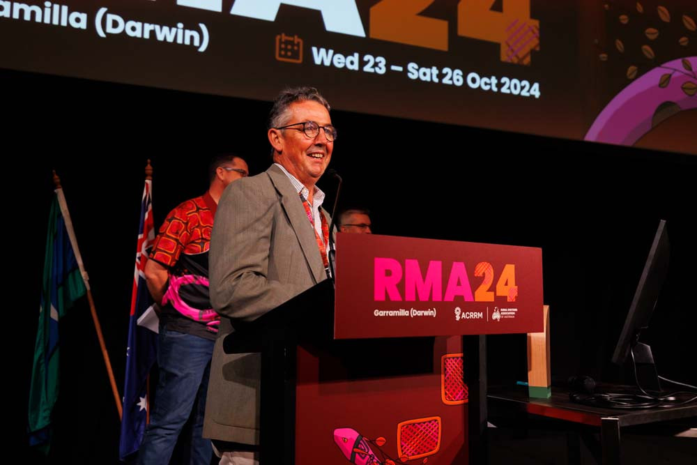 Dr Beaton (centre), with outgoing ACRRM president Dr Dan Halliday (left) and newly appointed president Dr Rod Martin (right).