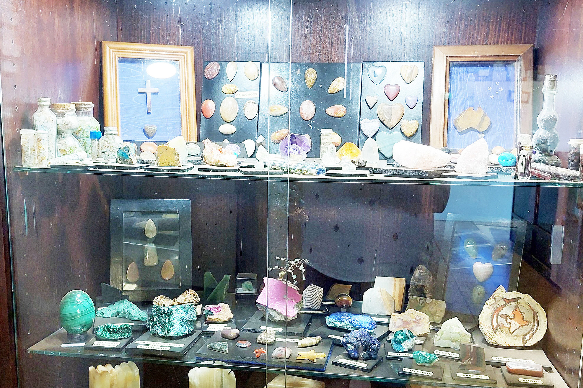 Thieves recently broke into the Atherton Tableland Mineral and Lapidary Club and stole from their most “precious, irreplaceable, and high quality” collections.