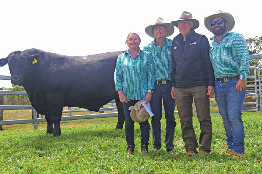 A new UltraBlack female record price was set with Telpara Hills Miss Geddes 468S29 being secured by CPR Brangus, Ravenshoe for $40,000. Pictured (L to R) are Wayne and Kellie Dobe of CPR Brangus also representing DeSalis Station with Fiona Pearce, Telpara Hills. PHOTO: BRITTANY PEARCE.