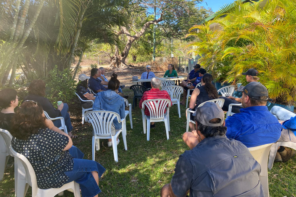 Katter meets growers over “war on farming” - feature photo