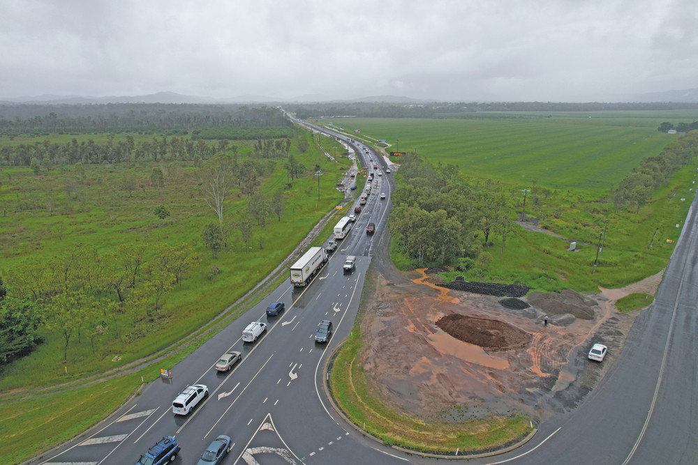 Roadworks on the Kennedy Highway outside of Mareeba on the way to Cairns have experienced some delays due to the wet weather causing large potholes and small landslides to occur