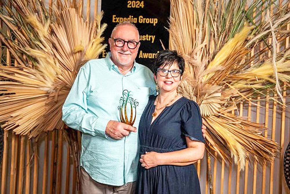 Savannah in the Round Director James Dein and Manager Suzi Dein were “delighted” to receive their Outstanding Commitment to the Industry award.