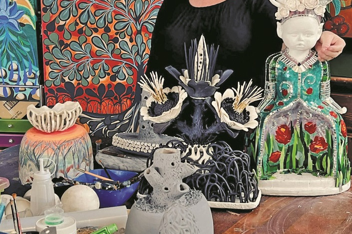 Yungaburra’s Sharon Weller is an avid ceramic artist and her work now to be displayed at the prestigious Artisans in the Gardens 21st Anniversary exhibition in Sydney this October.