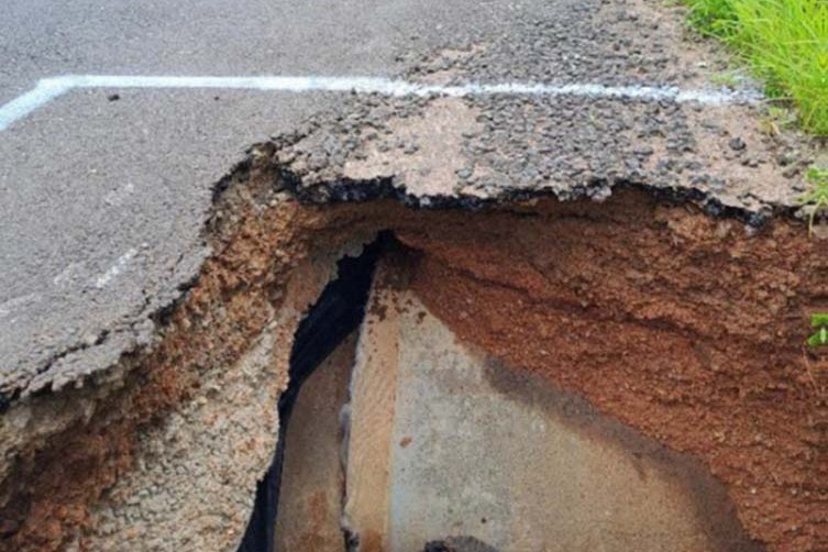 A big sinkhole appeared on the Kennedy Highway near Innot Hot Springs in late January.