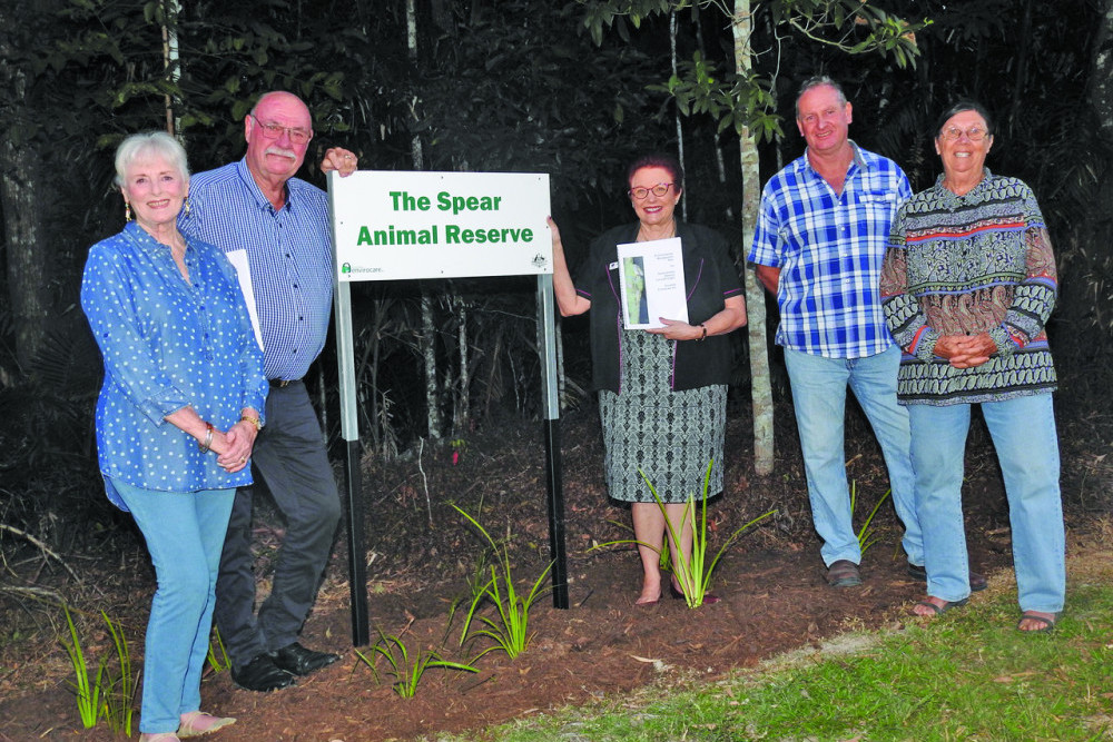 Kuranda EnviroCare Executive Denise Donald-Graham, Federal Member for Leichhardt Warren Entsch, Mareeba Shire Mayor Angela Toppin, EnviroCare Executive Andrew Horn and Margaret Zehntner at the unveiling of the sign at the Spear Animal Reserve