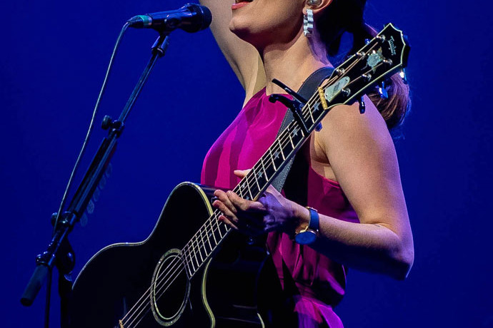 Missy Higgins will perform in Cairns on 7 May.