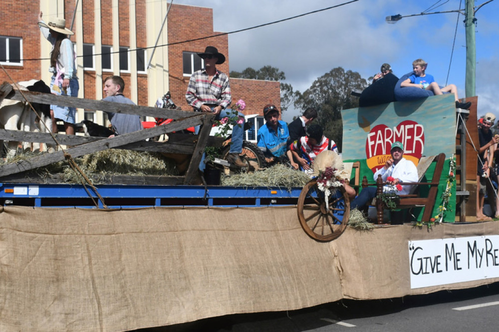 Torimba Queen Taylah Dalgety won the grand champion float.