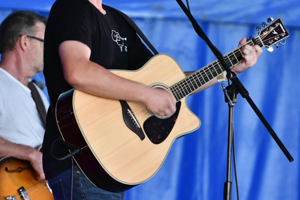 Mareeba’s Jeremy Fletcher proved to be a sought-after local artist at Savannah as he played at Savannah.