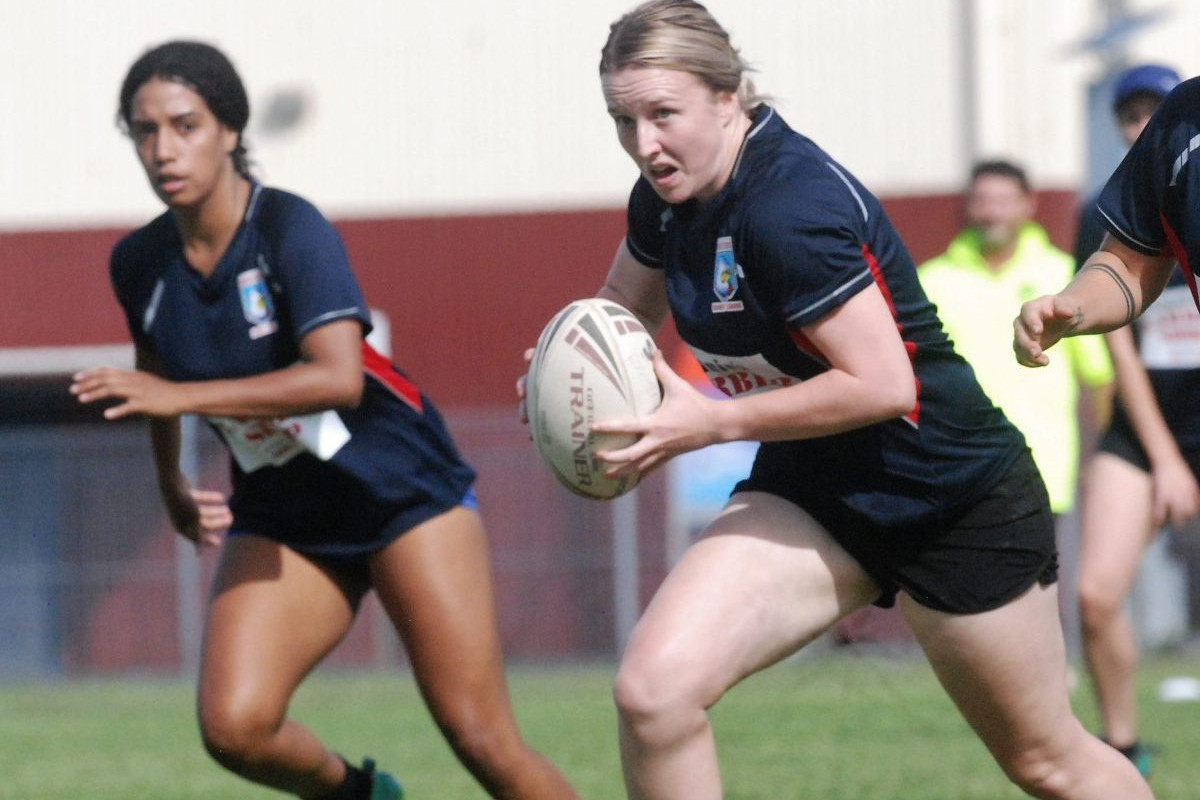 Womens rugby league back running - feature photo