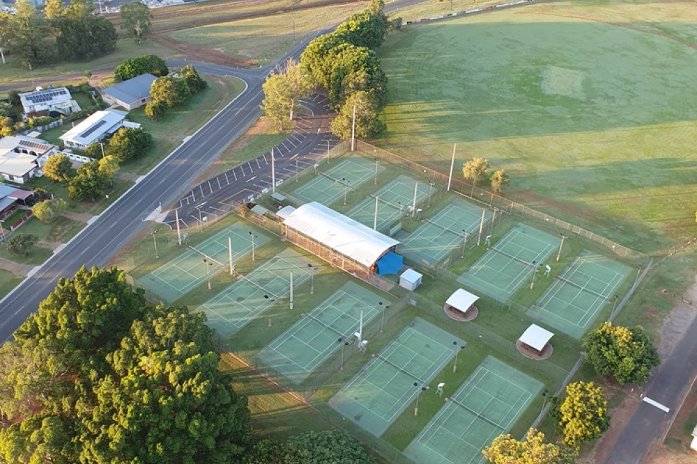 Locals invited to come and have a hit at tennis - feature photo