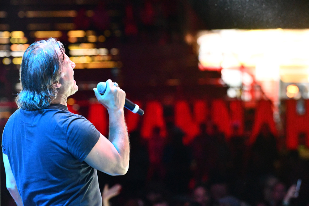 Jon Stevens belting out a high note during his Saturday night performance at Savannah in the Round. Photo by Rhys Thomas