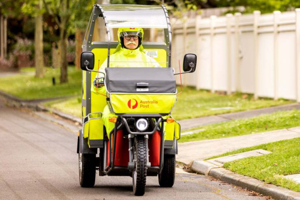 Dogs put posties in peril - feature photo