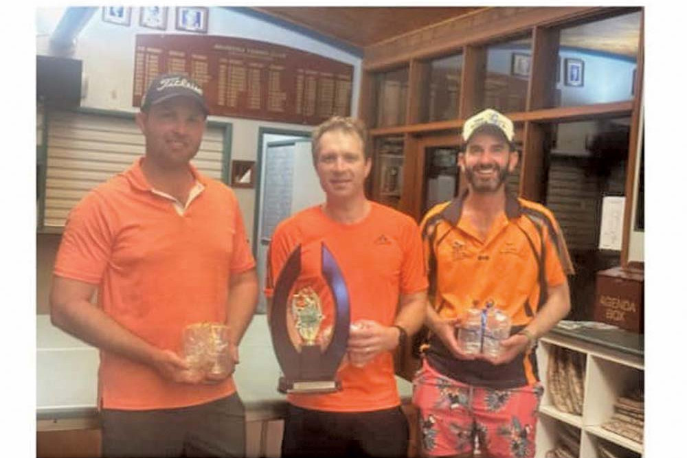 The Blake’s White Russians won the Mareeba Tennis Club Singles League competition. Best and Fairest of the match went to Chris Ellison (centre).