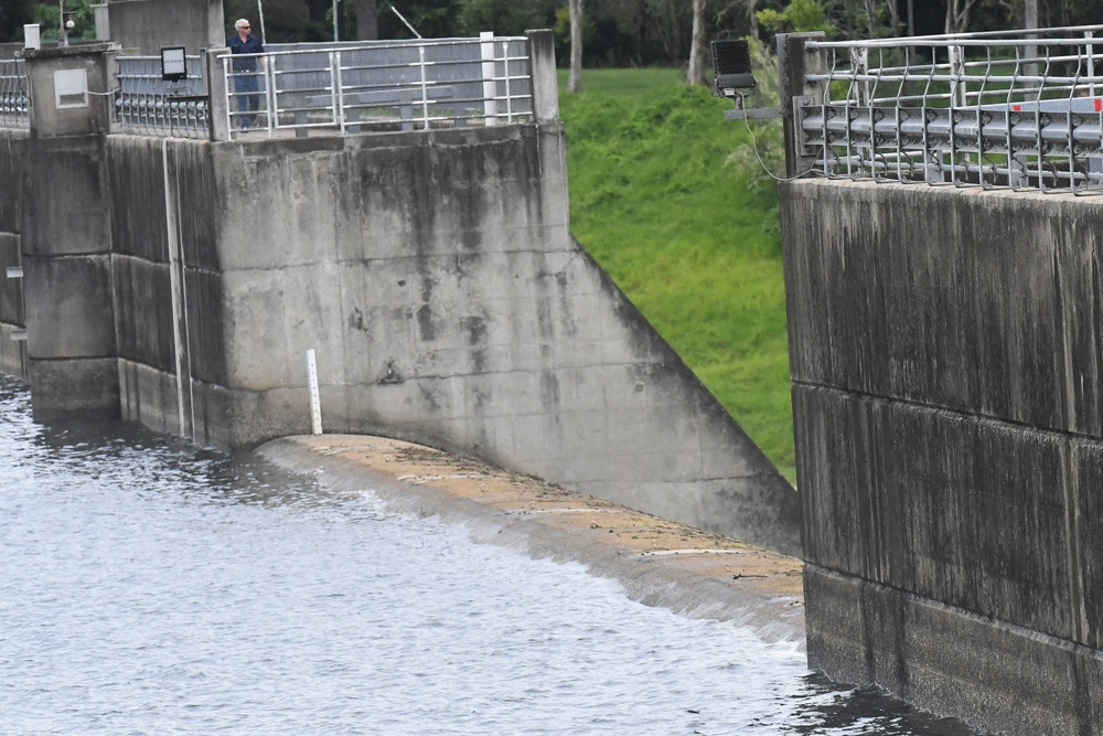 Unseasonal rainfall boosts Tinaroo Dam - feature photo