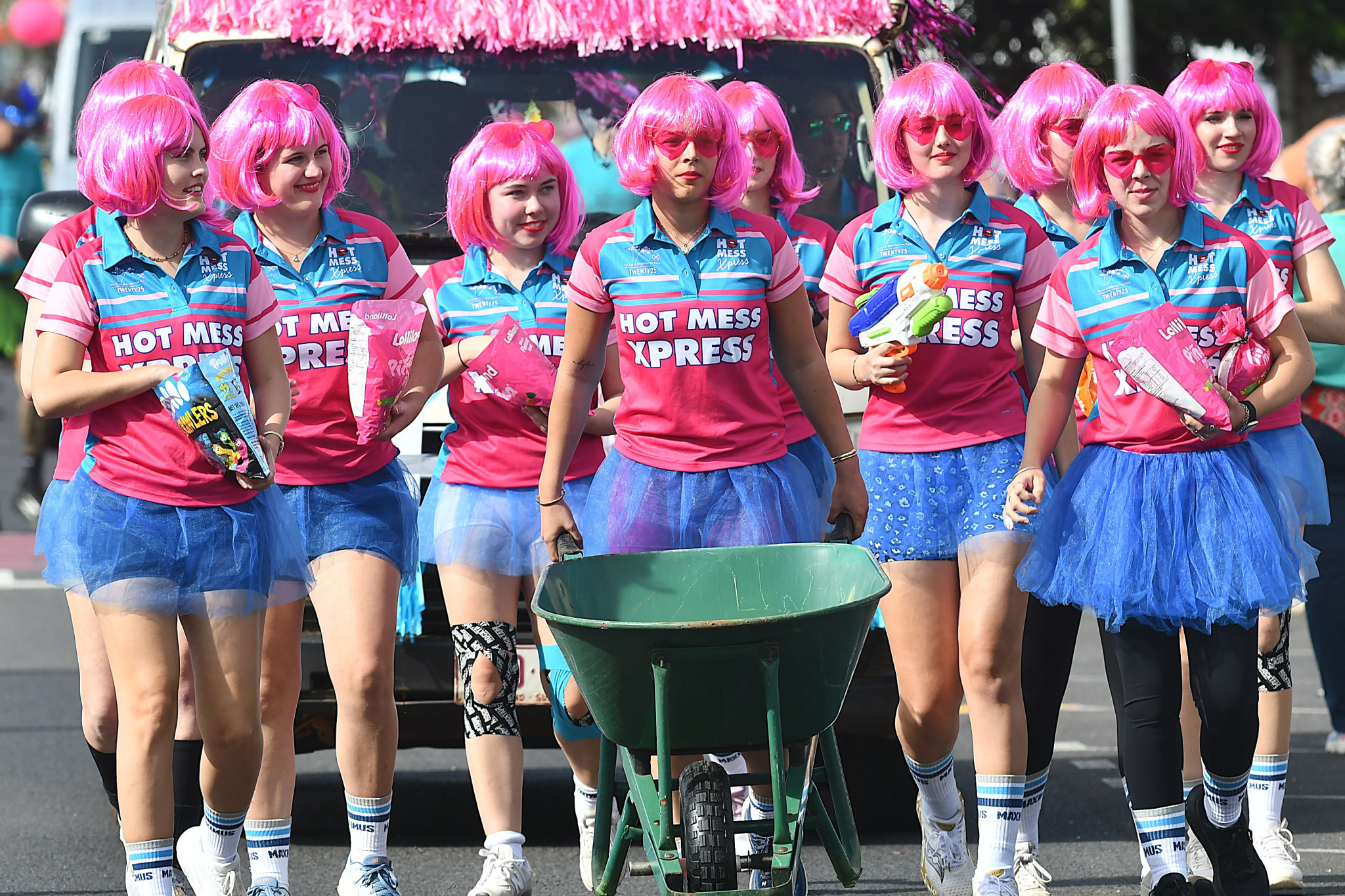 Great Wheelbarrow Race needs you! - feature photo