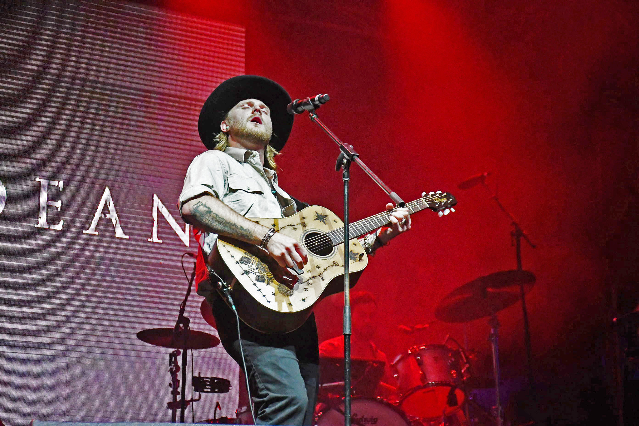 US act Jackson Dean lit up the stage on Friday night.